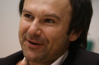 Бориспольский терминал F – главный герой нового клипа Святослава Вакарчука